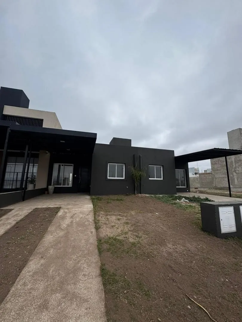 DUPLEX EN  RINCONES DE MANANTIALES - FRENTE A ESPACIO VERDE - Gg
