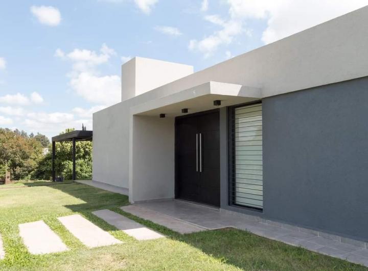 Casa · 340m² · 7 Ambientes · 2 Cocheras