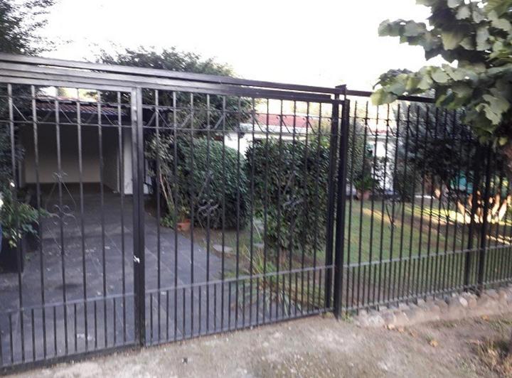 Casa · 250m² · 5 Ambientes · 2 Cocheras