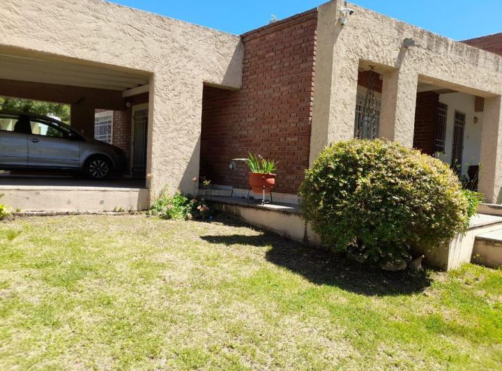 Casa · 450m² · 7 Ambientes · 2 Cocheras
