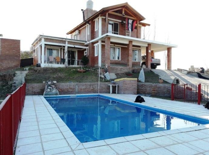 Casa · 400m² · 12 Ambientes · 8 Cocheras