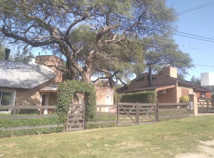 Casa · 130m² · 4 Ambientes · 1 Cochera