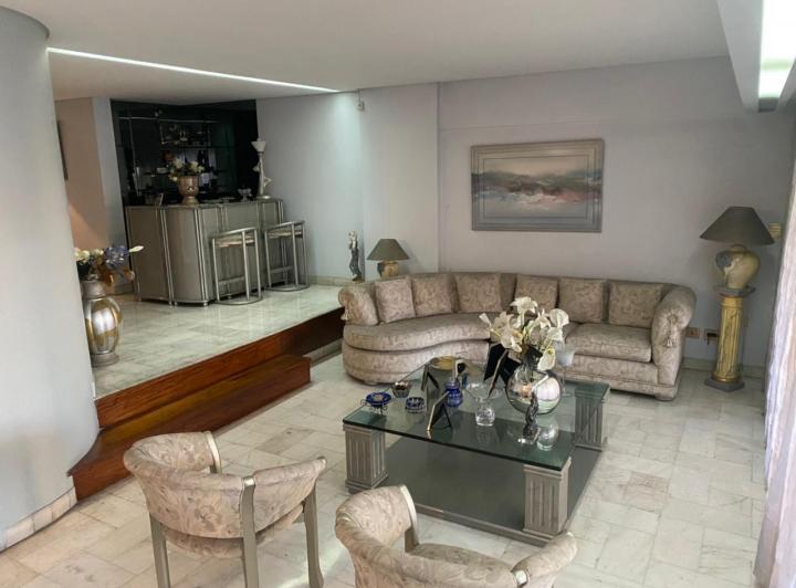 Departamento · 184m² · 5 Ambientes · 2 Cocheras