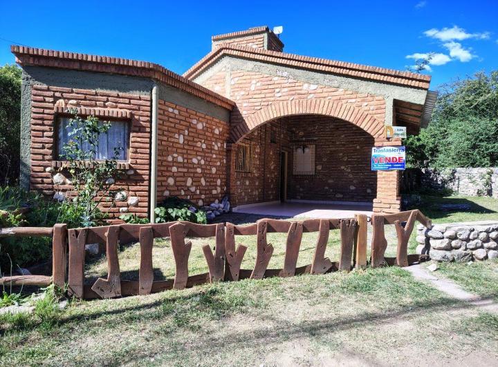 Casa · 200m² · 4 Ambientes · 1 Cochera