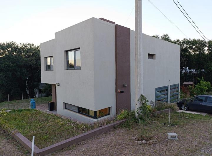 Casa · 300m² · 3 Dormitorios
