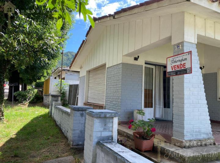 Casa · 400m² · 4 Dormitorios · 1 Cochera