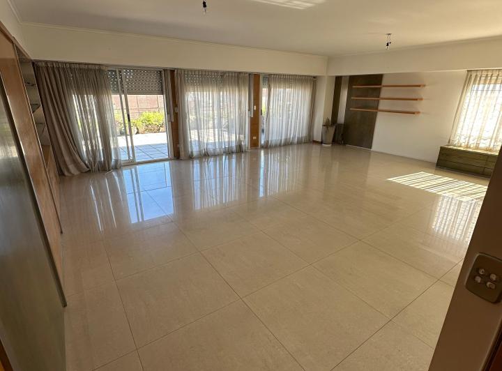 Departamento · 260m² · 5 Ambientes · 2 Cocheras