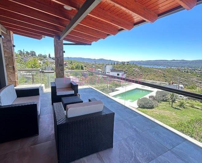 Casa · 149m² · 3 Ambientes · 2 Cocheras