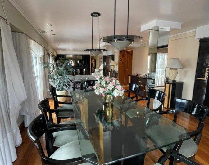 Departamento · 240m² · 5 Ambientes · 1 Cochera