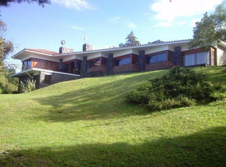 Casa · 624m² · 15 Ambientes · 2 Cocheras