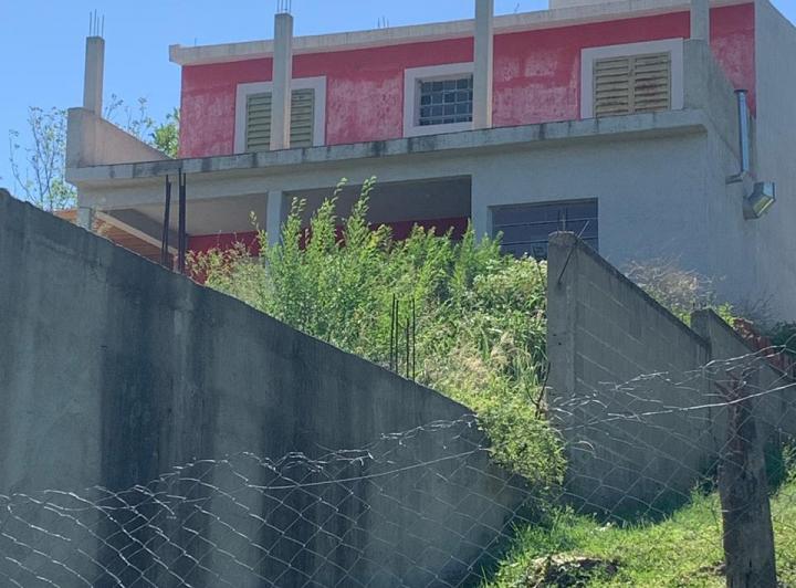 Casa · 92m² · 5 Ambientes · 2 Cocheras