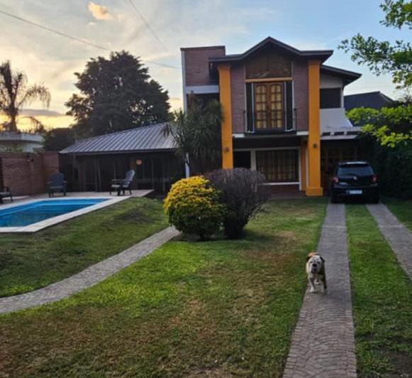Casa · 170m² · 3 Ambientes · 1 Cochera