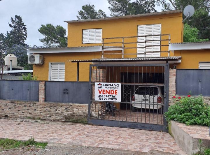 Casa · 214m² · 5 Ambientes · 1 Cochera