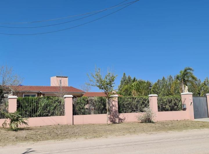 Casa · 250m² · 2 Dormitorios