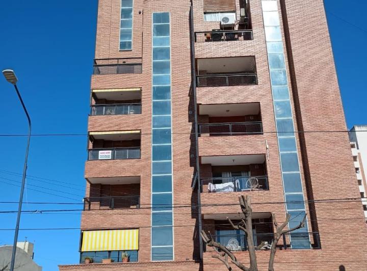 Departamento · 130m² · 6 Ambientes · 1 Cochera
