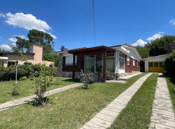 Casa · 165m² · 3 Dormitorios · 1 Cochera