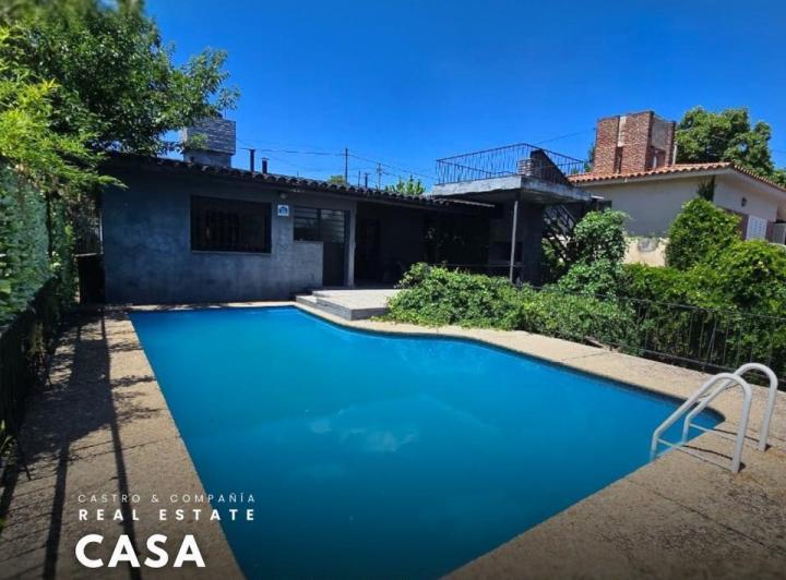 Casa · 172m² · 6 Ambientes · 1 Cochera