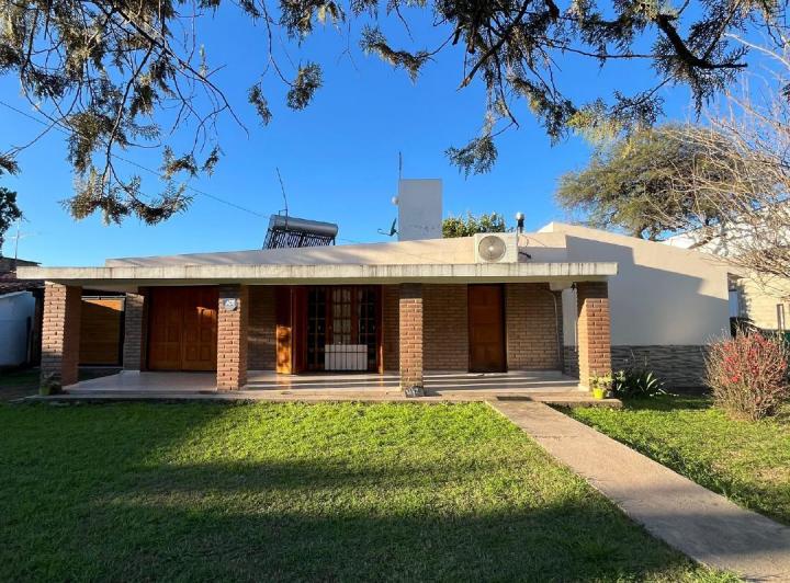 Casa · 160m² · 3 Dormitorios · 2 Cocheras