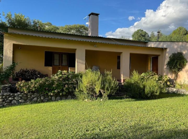 Casa · 186m² · 6 Ambientes · 2 Cocheras