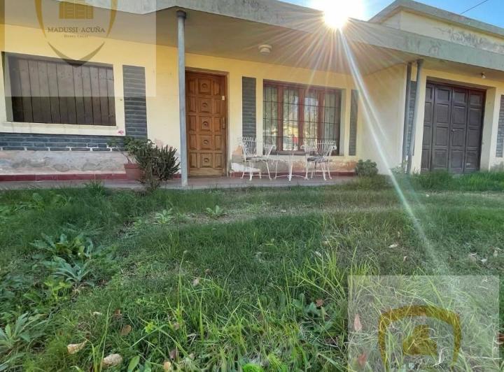 Casa · 243m² · 5 Ambientes · 1 Cochera