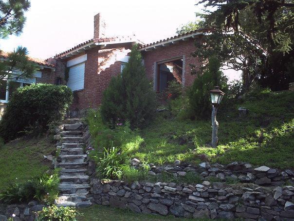 Casa · 250m² · 10 Ambientes · 1 Cochera