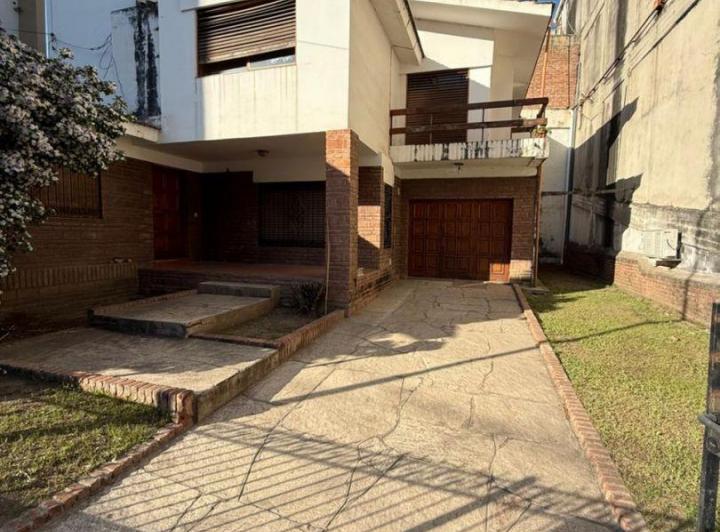 Casa · 246m² · 6 Ambientes