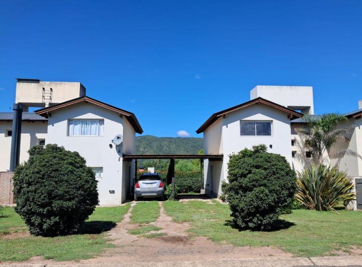 Casa · 86m² · 4 Ambientes · 1 Cochera