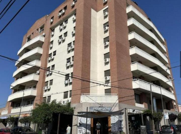Departamento · 90m² · 6 Ambientes