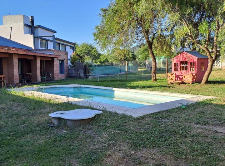 Casa · 569m² · 3 Dormitorios · 2 Cocheras