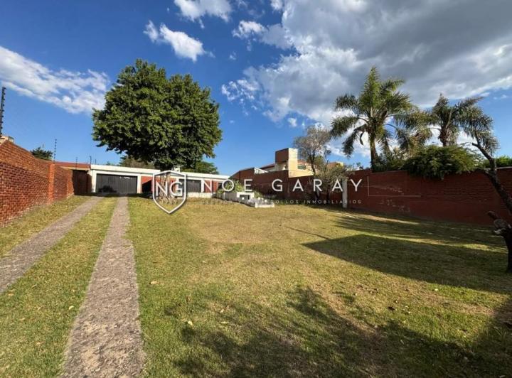 Casa · 252m² · 4 Ambientes · 6 Cocheras
