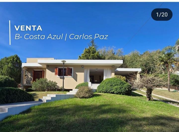 Casa · 217m² · 3 Dormitorios · 4 Cocheras