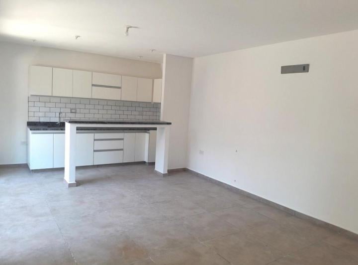 Casa · 100m² · 5 Ambientes · 1 Cochera