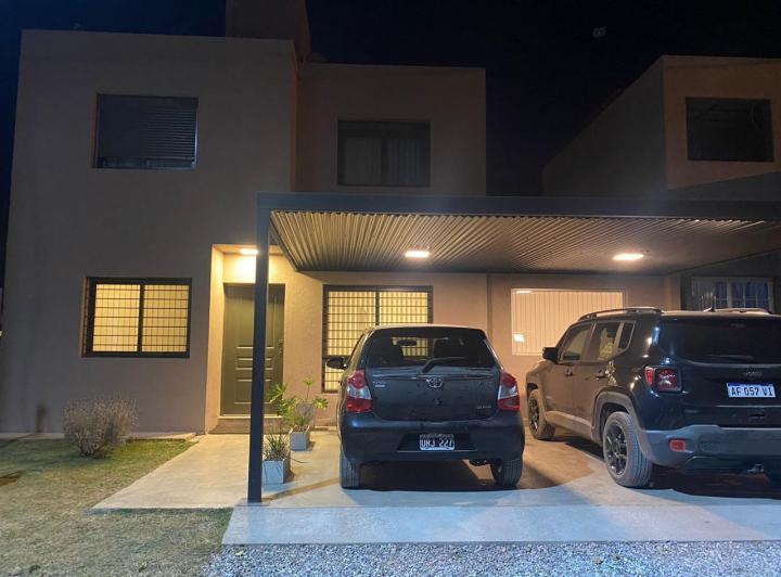 Casa · 220m² · 4 Ambientes