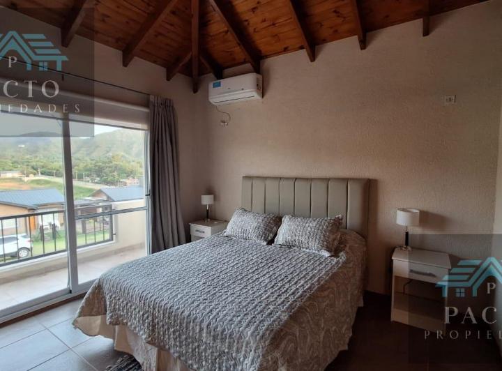 Casa · 102m² · 4 Ambientes · 1 Cochera