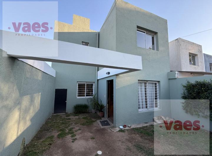 Casa · 90m² · 2 Dormitorios · 1 Cochera