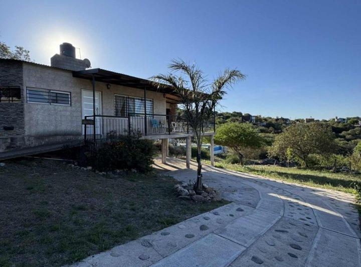 Casa · 80m² · 4 Ambientes · 2 Cocheras