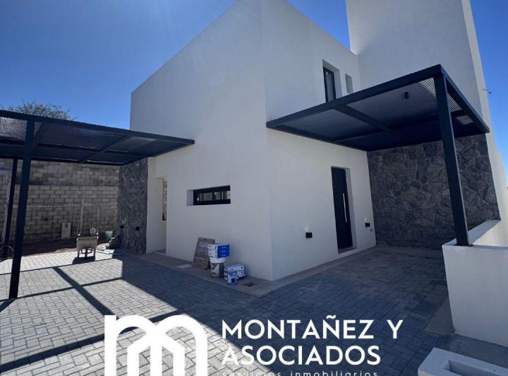 Casa · 127m² · 5 Ambientes · 2 Cocheras