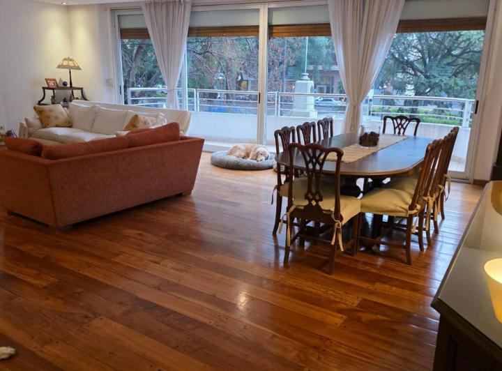 Departamento · 210m² · 6 Ambientes