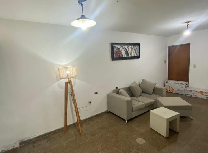 Casa · 77m² · 4 Ambientes · 1 Cochera