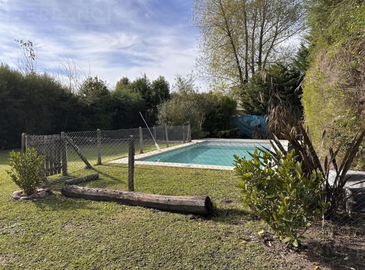 Casa · 220m² · 7 Ambientes · 3 Cocheras