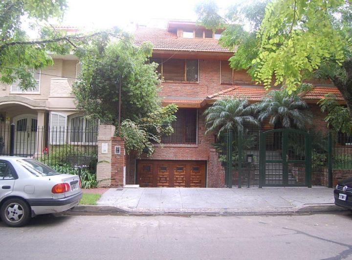 Casa · 450m² · 4 Ambientes · 2 Cocheras