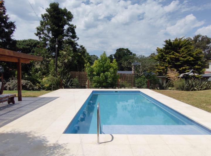 Casa · 265m² · 8 Ambientes · 2 Cocheras