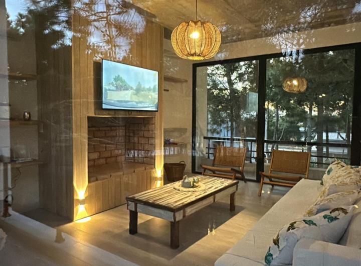 Casa · 280m² · 6 Ambientes · 2 Cocheras