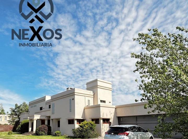 Casa · 500m² · 12 Ambientes · 6 Cocheras