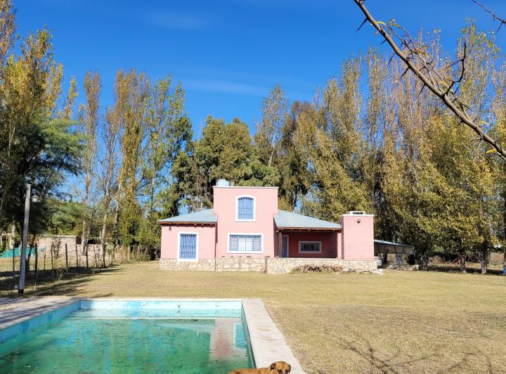 Casa · 204m² · 5 Ambientes · 2 Cocheras