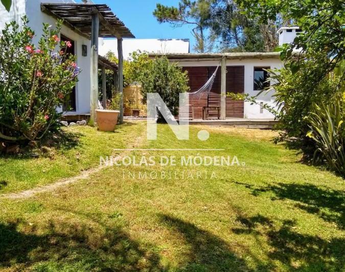 Casa · 600m² · 5 Ambientes · 1 Cochera