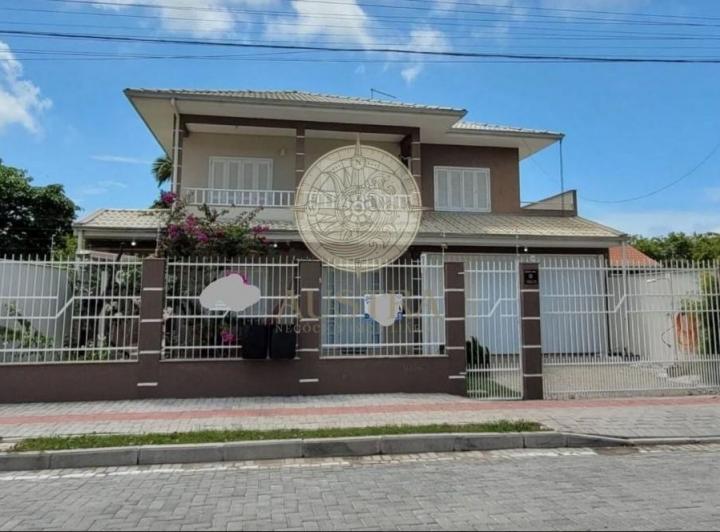 Casa · 1m² · 2 Ambientes