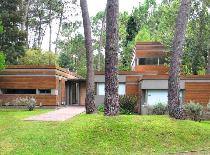 Casa · 240m² · 6 Ambientes