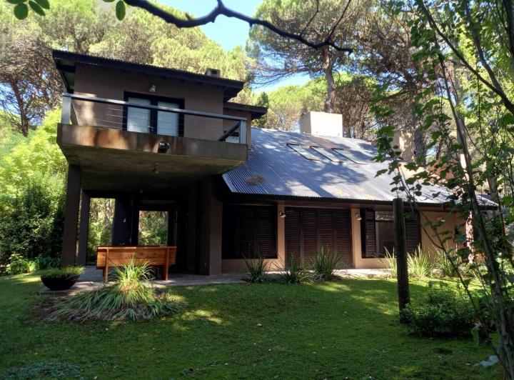 Casa · 1m² · 6 Ambientes