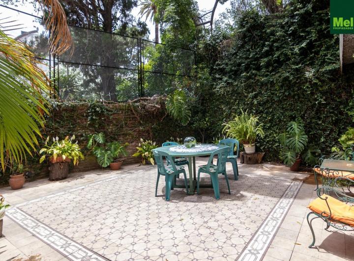 Casa · 233m² · 5 Ambientes · 1 Cochera